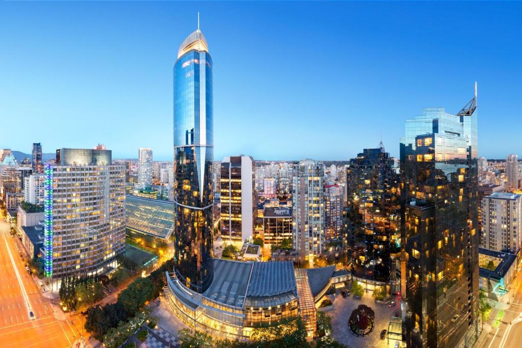  Sheraton Vancouver Wall Centre